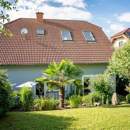 Unique In The Castle Village Of Διαμέρισμα Neidenstein